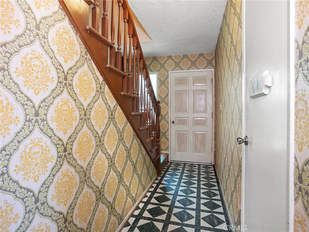 Sylmar, CA 91342,14923 La Valle ST