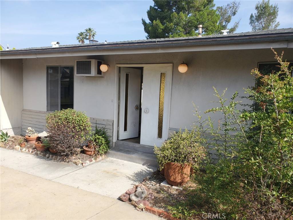8720 Mulberry DR, Sunland, CA 91040