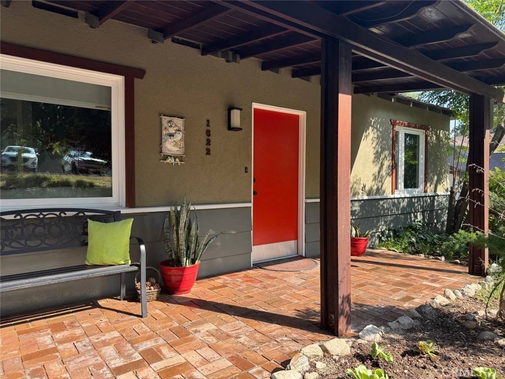 La Canada Flintridge, CA 91011,1622 Foothill BLVD