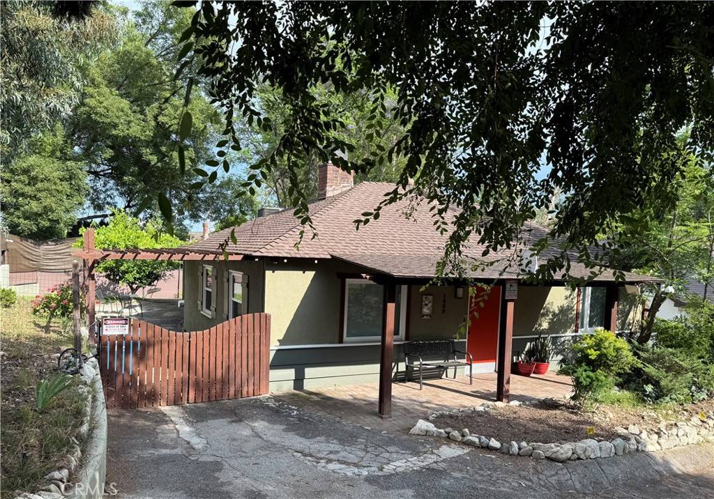 La Canada Flintridge, CA 91011,1622 Foothill BLVD