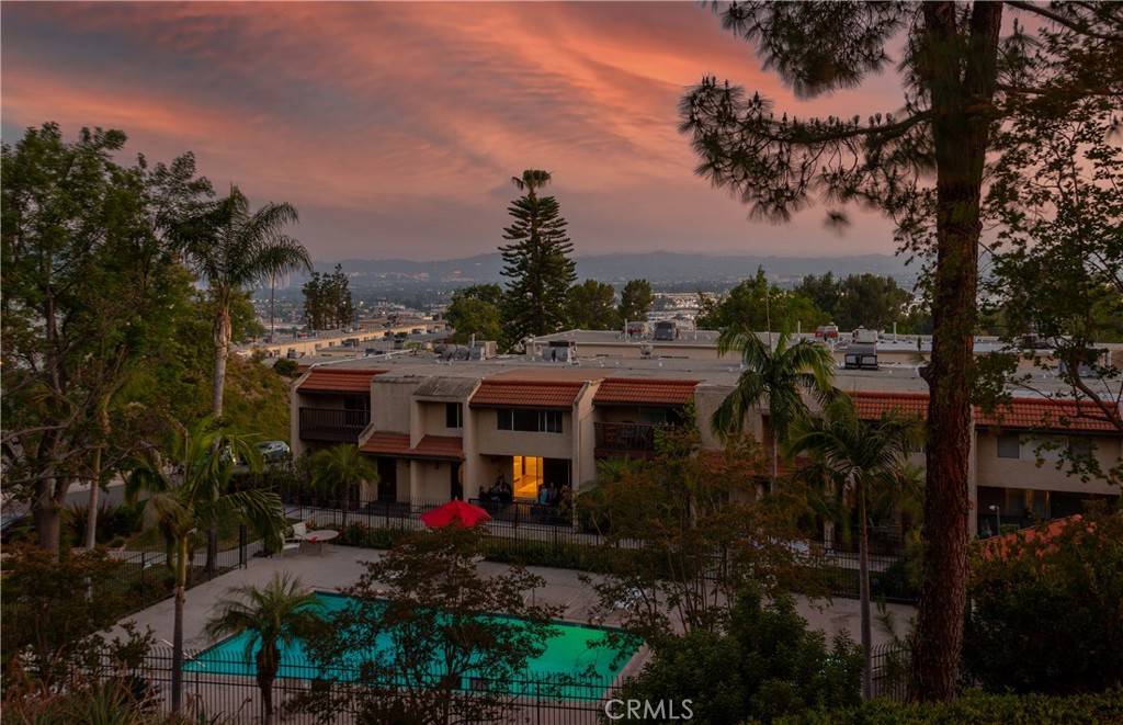 9418 Via Patricia #30, Burbank, CA 91504