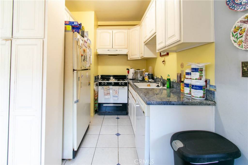 Sherman Oaks, CA 91411,14560 Clark ST #215
