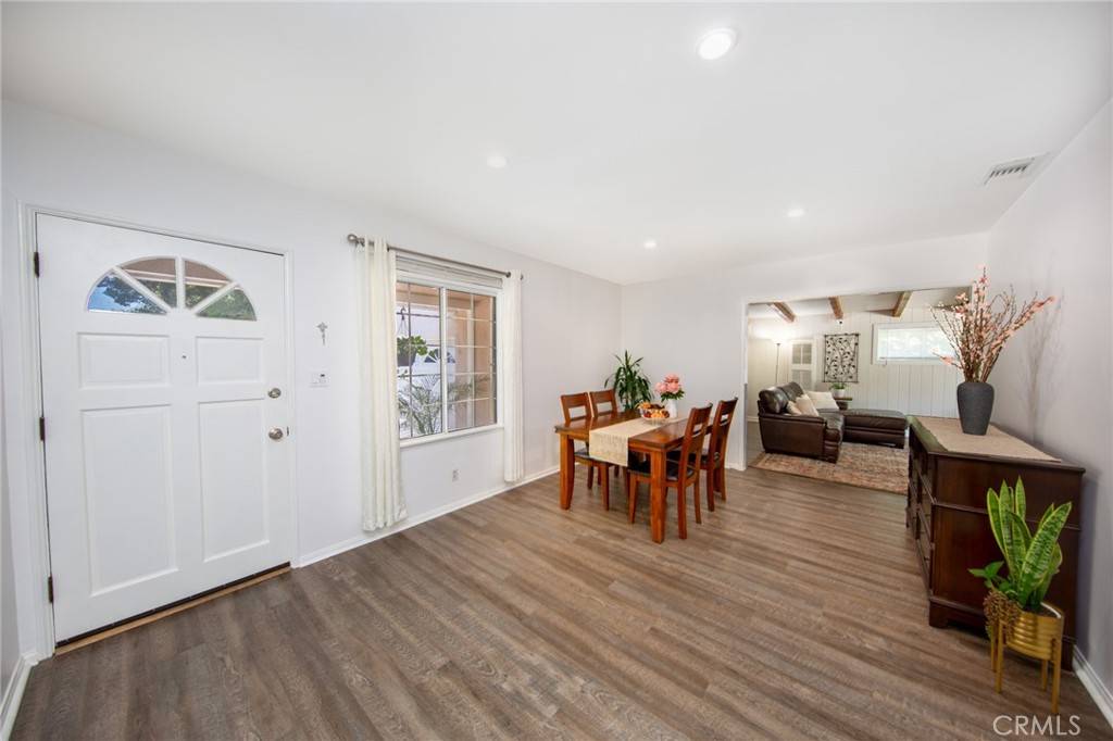 Panorama City, CA 91402,7838 Hazeltine AVE