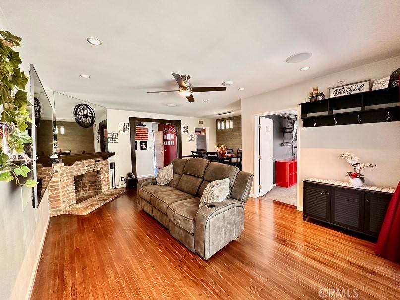 Sun Valley, CA 91352,8466 Springford DR