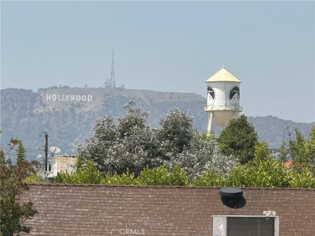 Hancock Park, CA 90004,555 N Plymouth BLVD