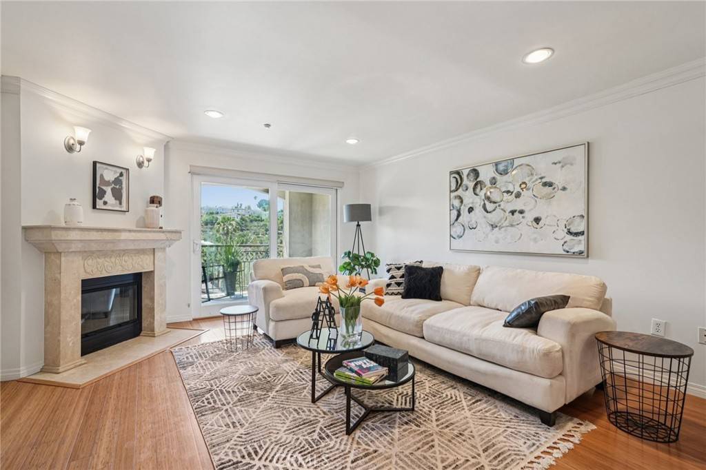 Los Angeles, CA 90042,6221 Monterey RD #402