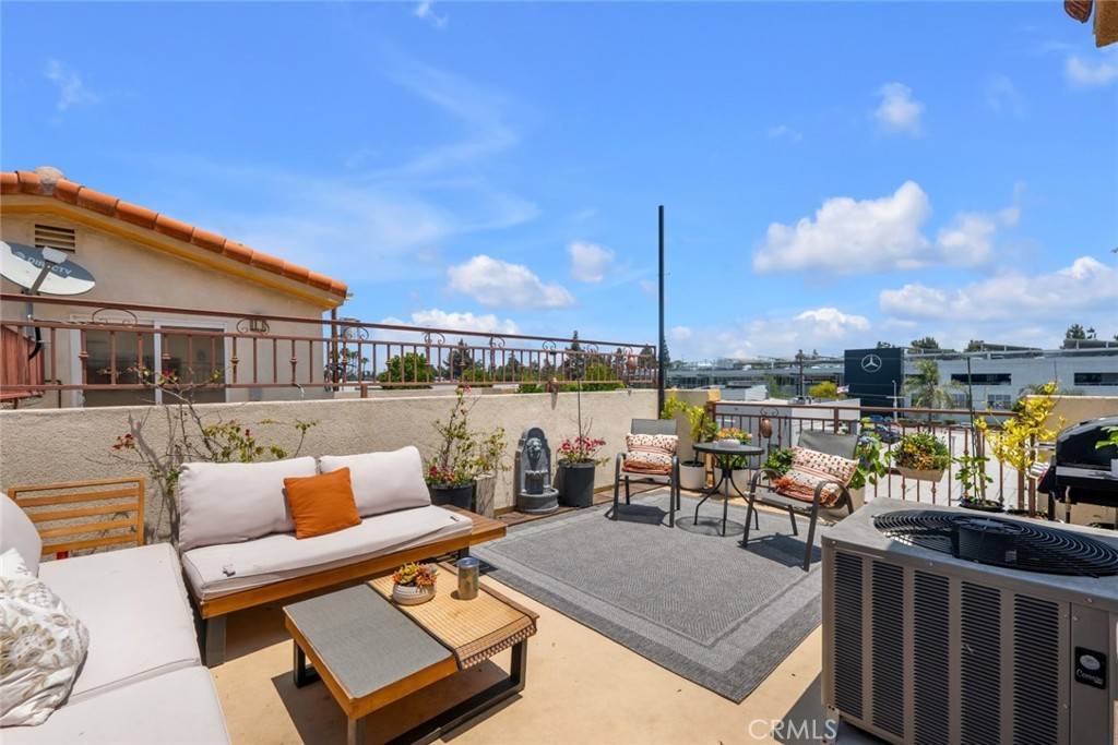 Sherman Oaks, CA 91411,14535 Margate ST #13