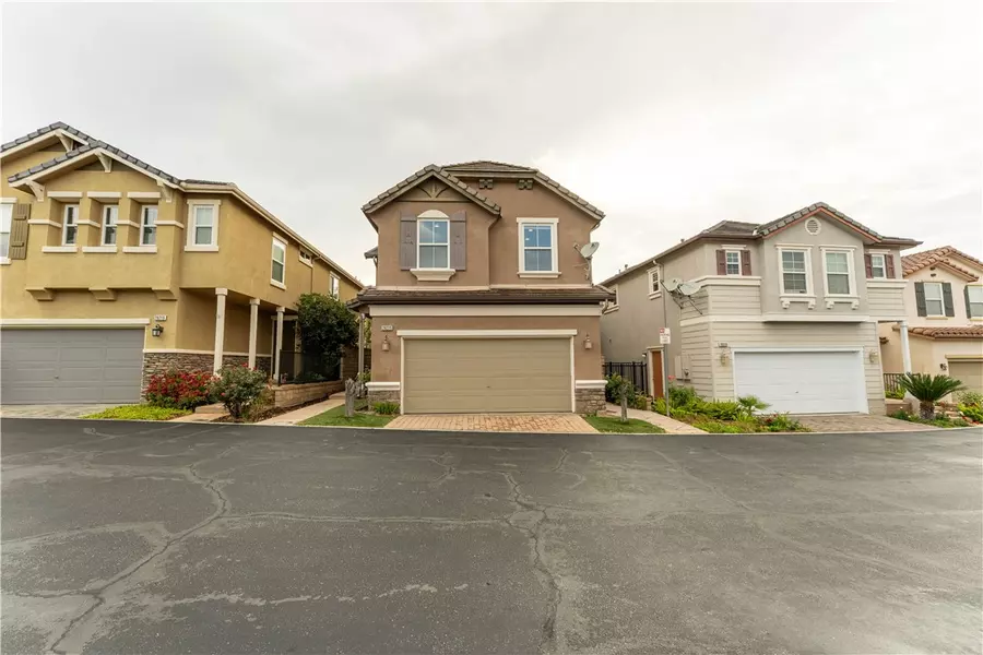 28225 Clementine DR, Saugus, CA 91350