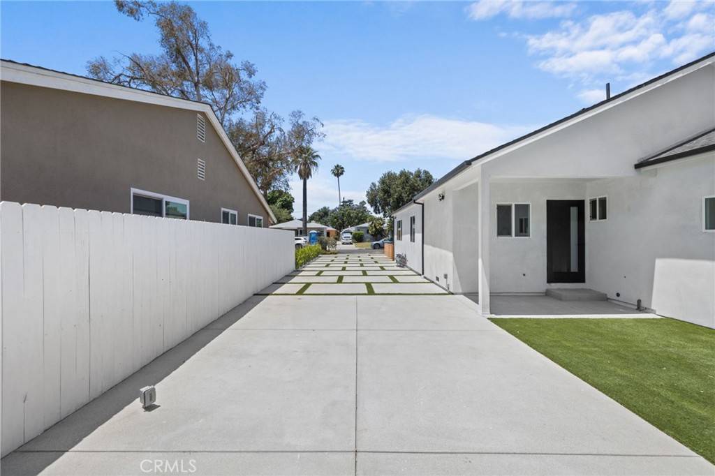 Burbank, CA 91506,542 N Keystone ST