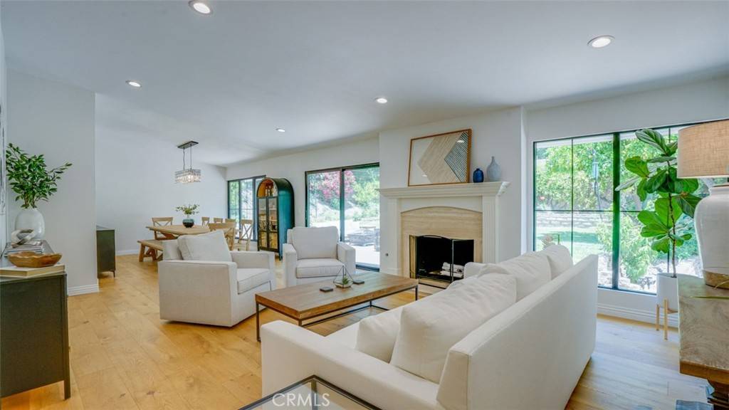 Woodland Hills, CA 91364,22914 Gershwin DR