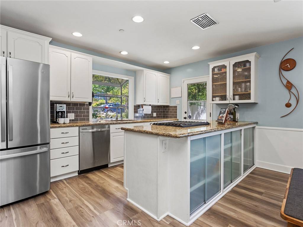 La Crescenta, CA 91214,3828 2nd AVE