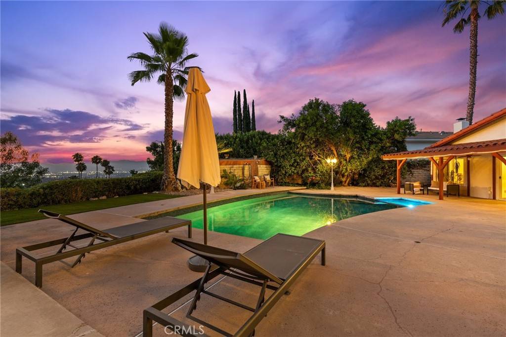 Woodland Hills, CA 91364,4707 Nomad DR