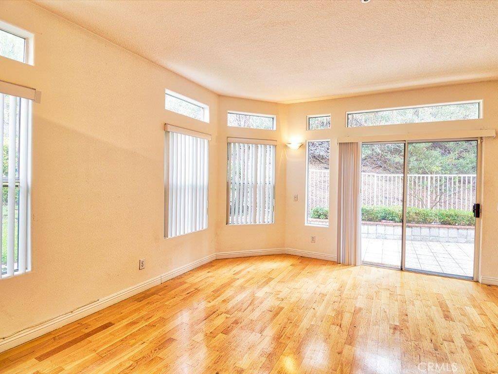Glendale, CA 91208,968 Calle Amable