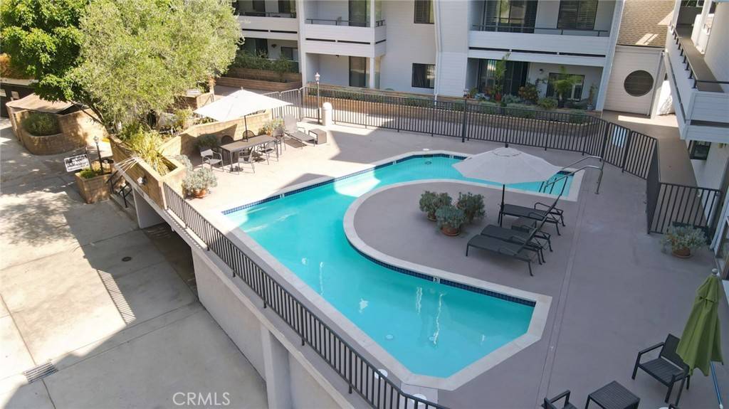Sherman Oaks, CA 91423,13331 Moorpark ST #206