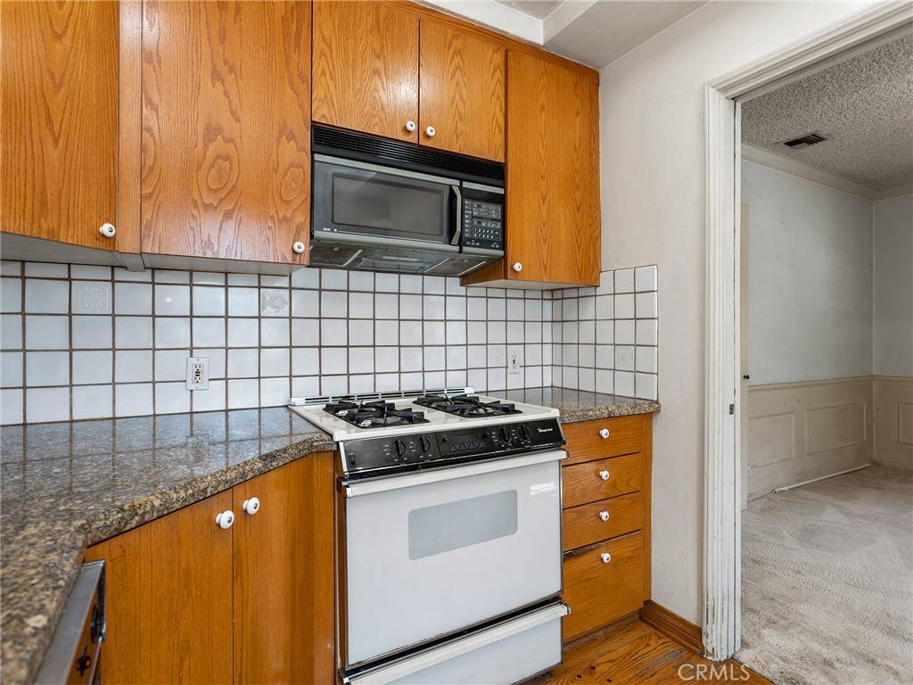 Toluca Lake, CA 91602,10348 Woodbridge ST