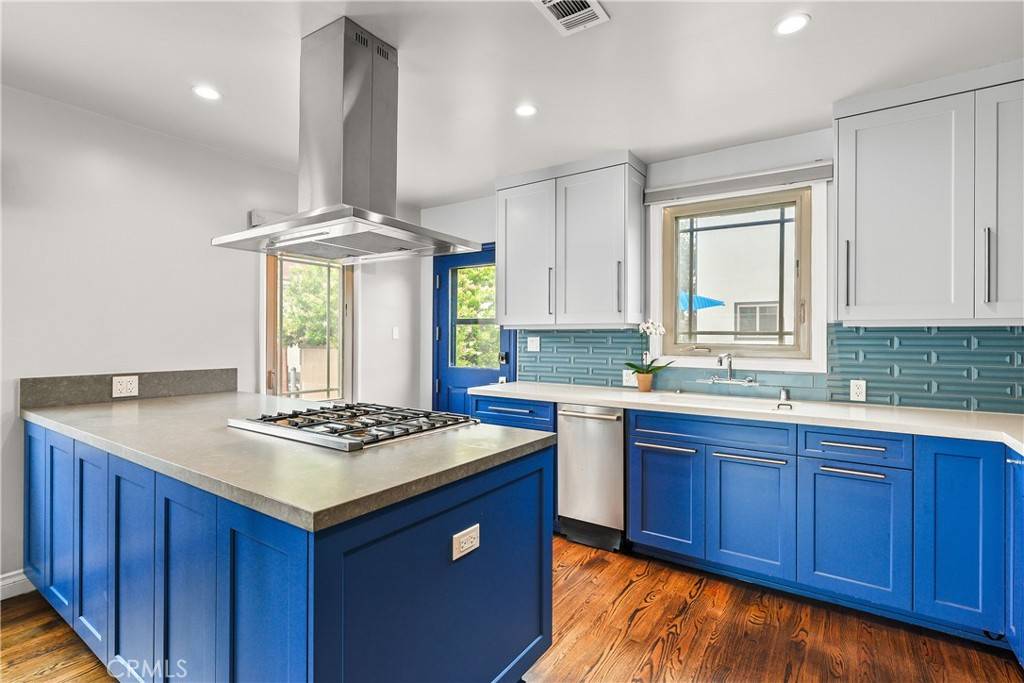 North Hollywood, CA 91606,6557 Clybourn AVE