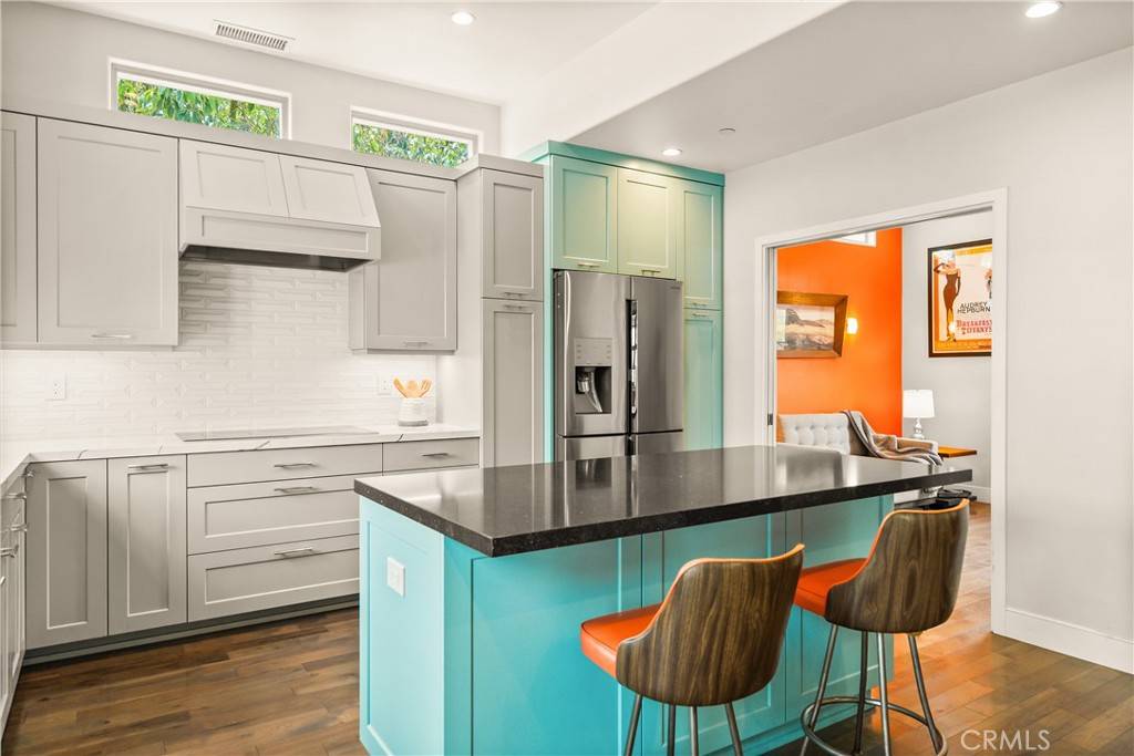 North Hollywood, CA 91606,6557 Clybourn AVE