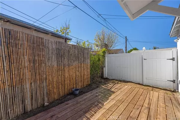North Hollywood, CA 91605,11138 Vanowen