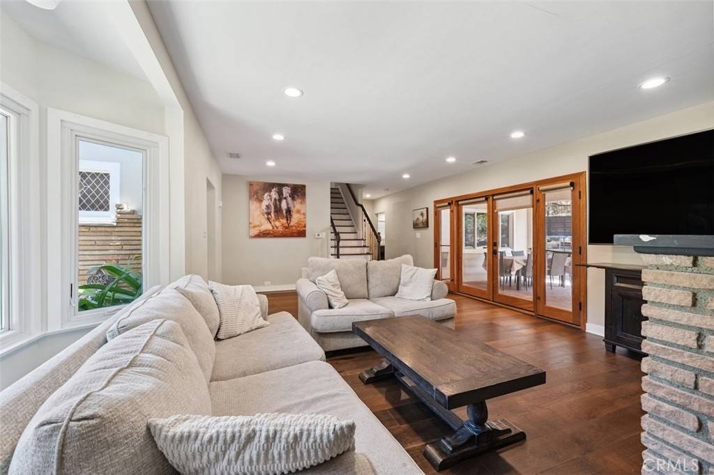 Glendale, CA 91206,2248 E Chevy Chase DR