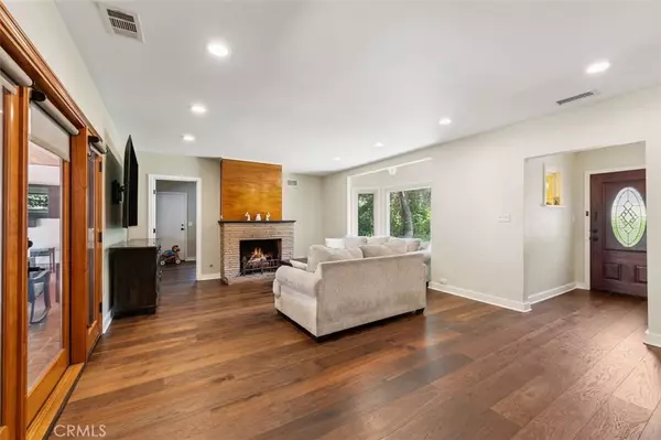 Glendale, CA 91206,2248 E Chevy Chase DR
