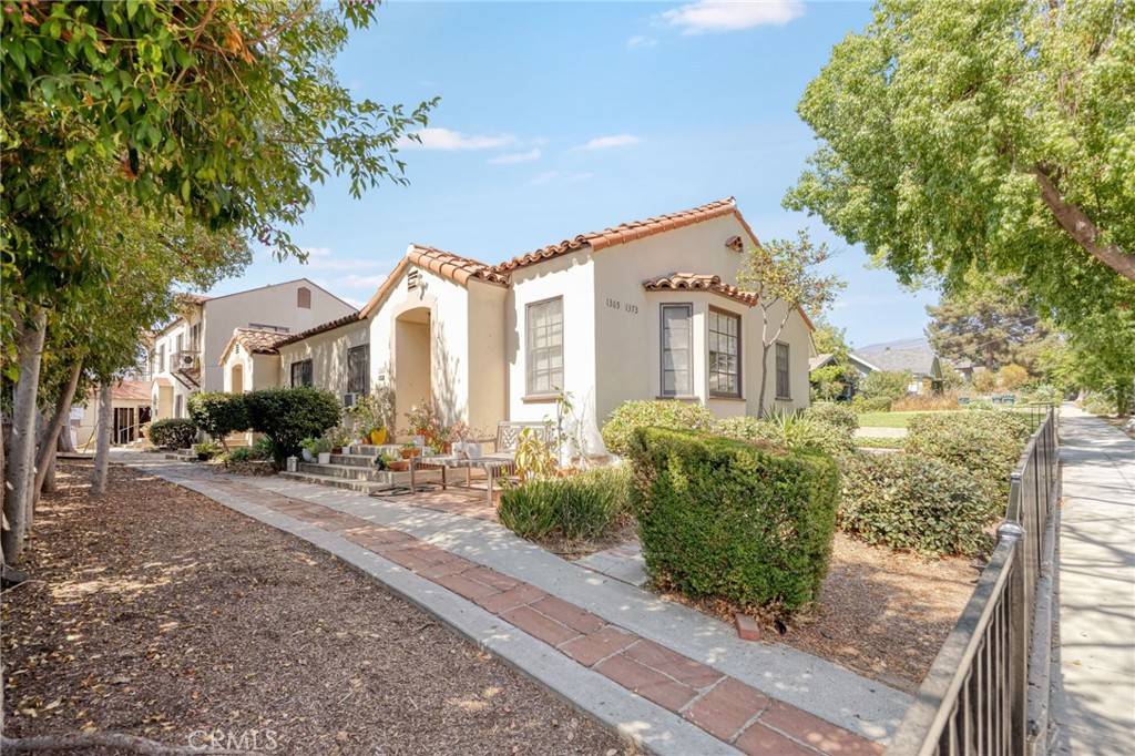 1373 N Mentor AVE, Pasadena, CA 91104