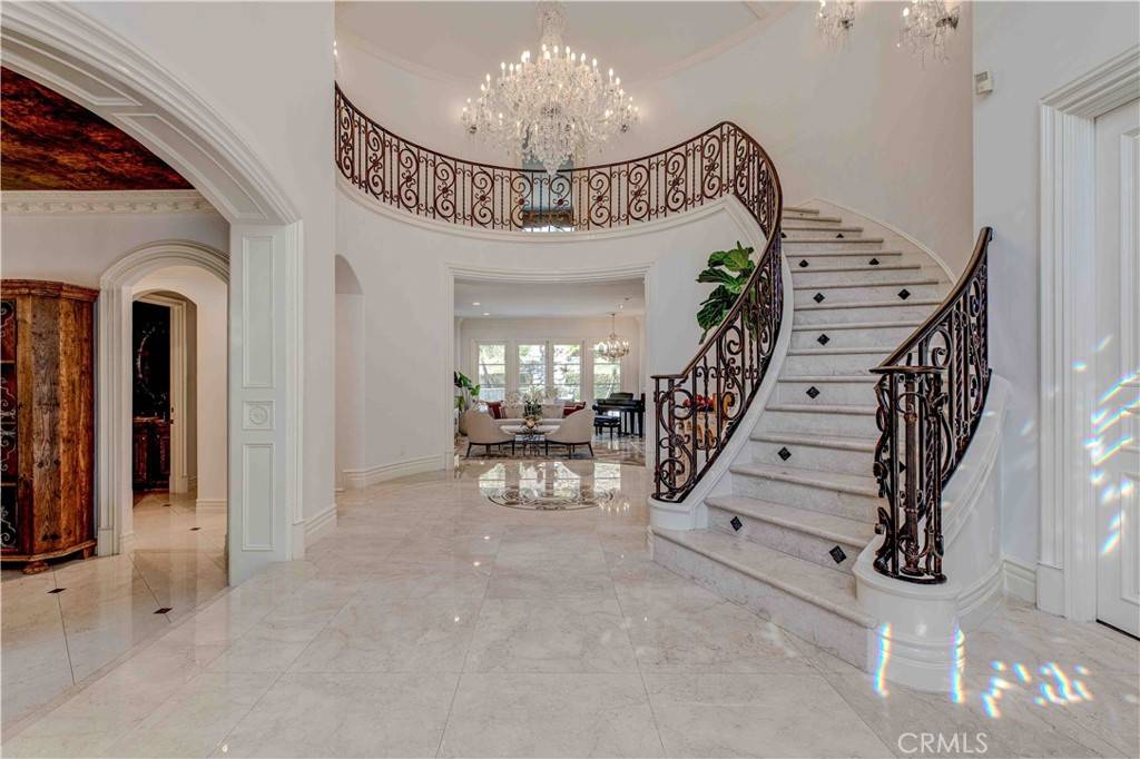 La Canada Flintridge, CA 91011,805 Greenridge DR