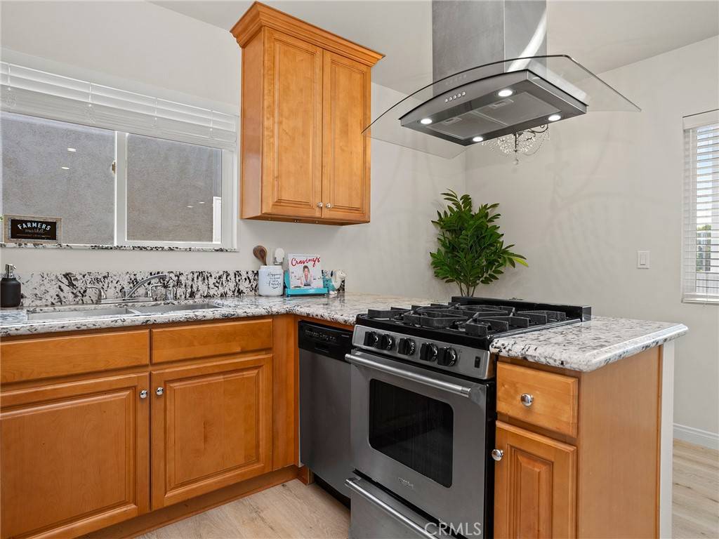Burbank, CA 91506,1420 N Lincoln ST