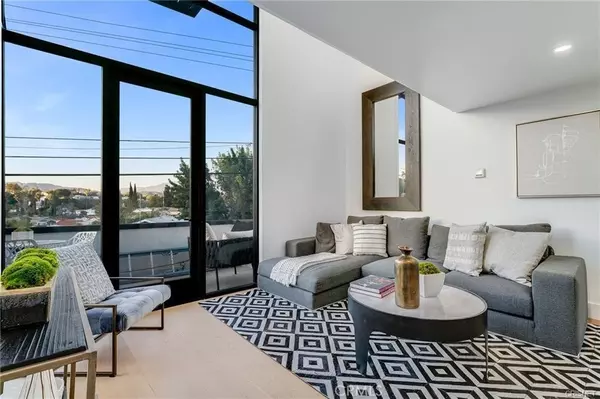 Los Angeles, CA 90042,5030 Aldama ST