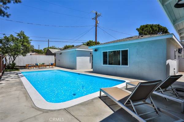 North Hollywood, CA 91601,11105 Emelita ST