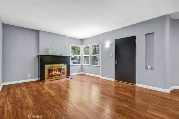 6217 Farmdale AVE, North Hollywood, CA 91606