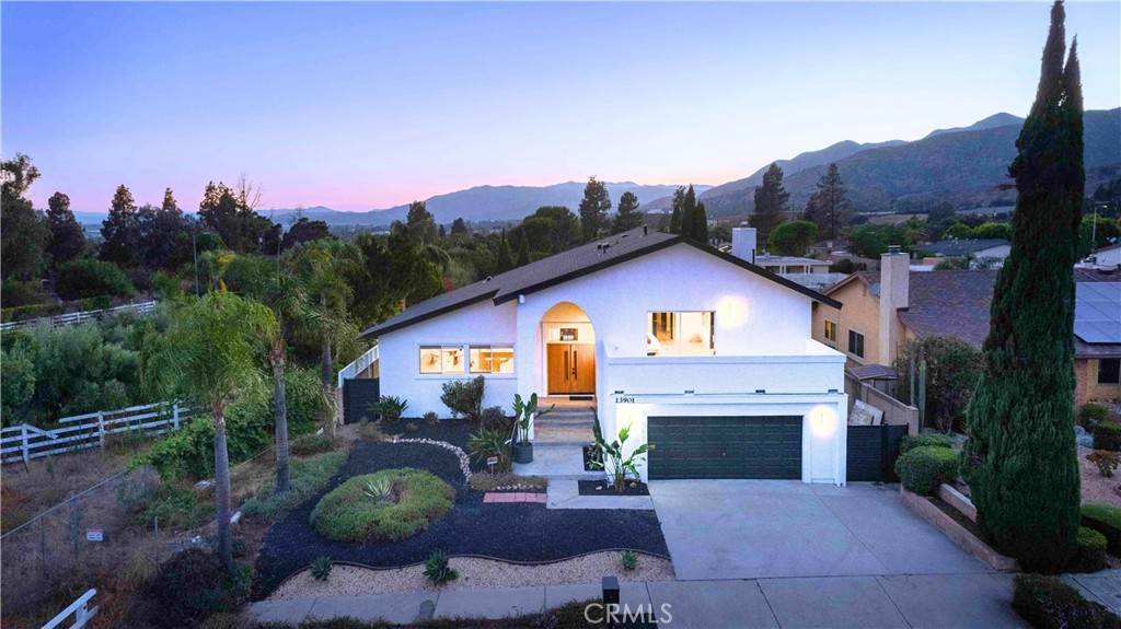 13901 Emir AVE, Sylmar, CA 91342