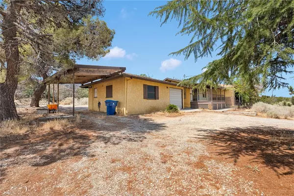 555 Mesquite RD, Pinon Hills, CA 92372