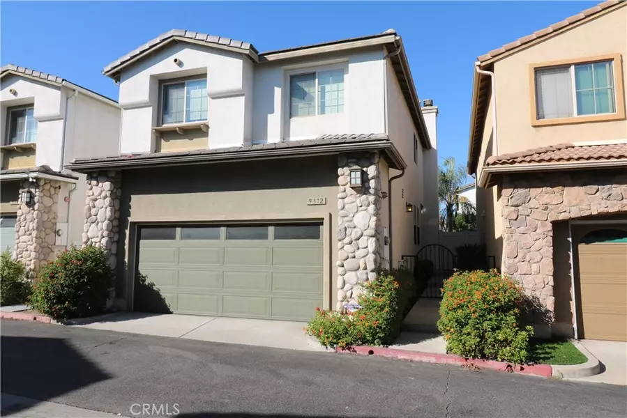 9372 Hawk Eye LN, Pacoima, CA 91331