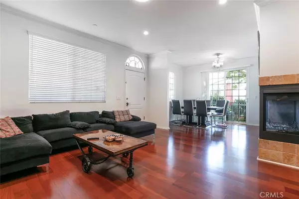 Sun Valley, CA 91352,9360 Sunland Park DR #3