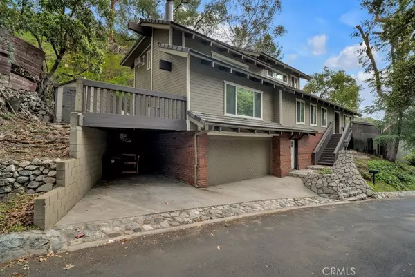 850 Country Club DR, Burbank, CA 91501