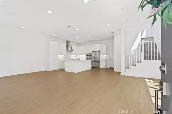 Valencia, CA 91381,27124 Purple Sage CT