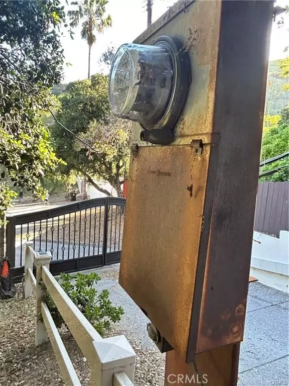 Sunland, CA 91040,9611 Wornom AVE