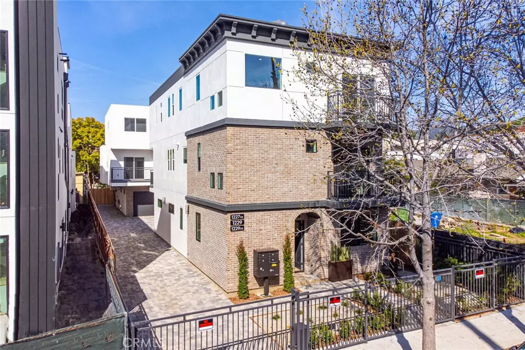 Hollywood, CA 90038,1227 N June ST