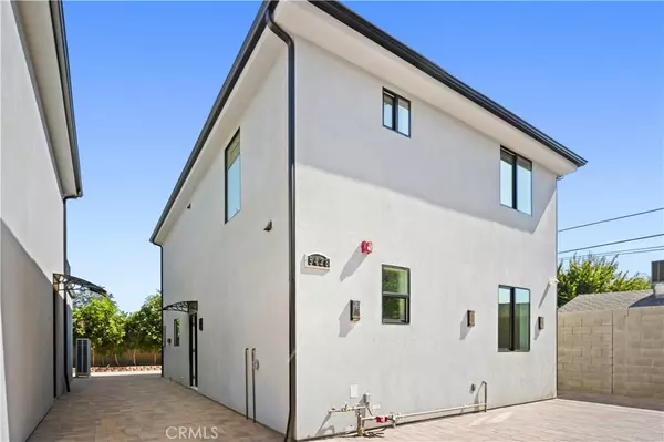 5428 Calhoun AVE, Sherman Oaks, CA 91401