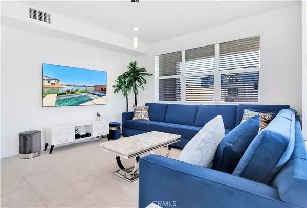 Indio, CA 92203,43180 Portuale CT