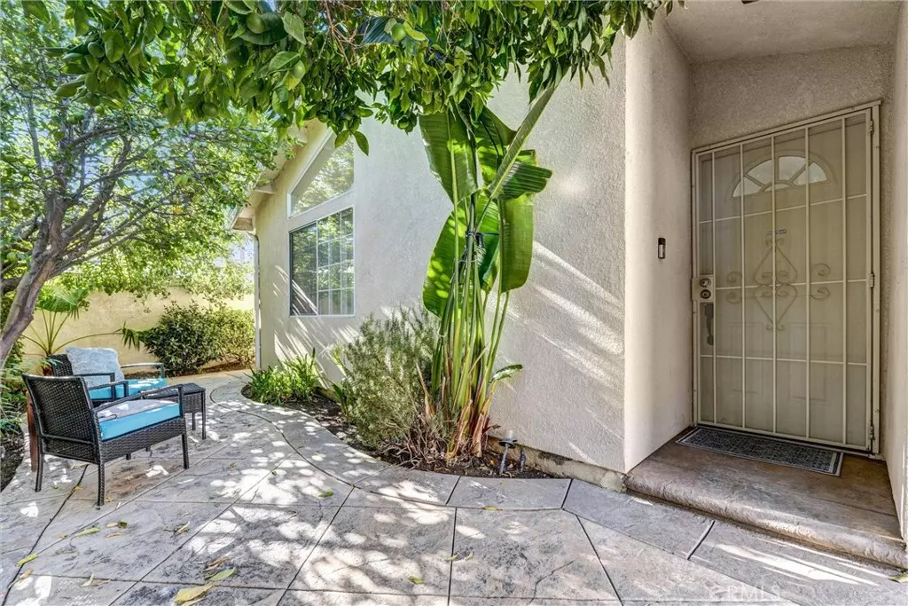 Encino, CA 91316,4921 Newcastle AVE