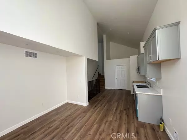 Los Angeles, CA 90062,5507 S Manhattan Place