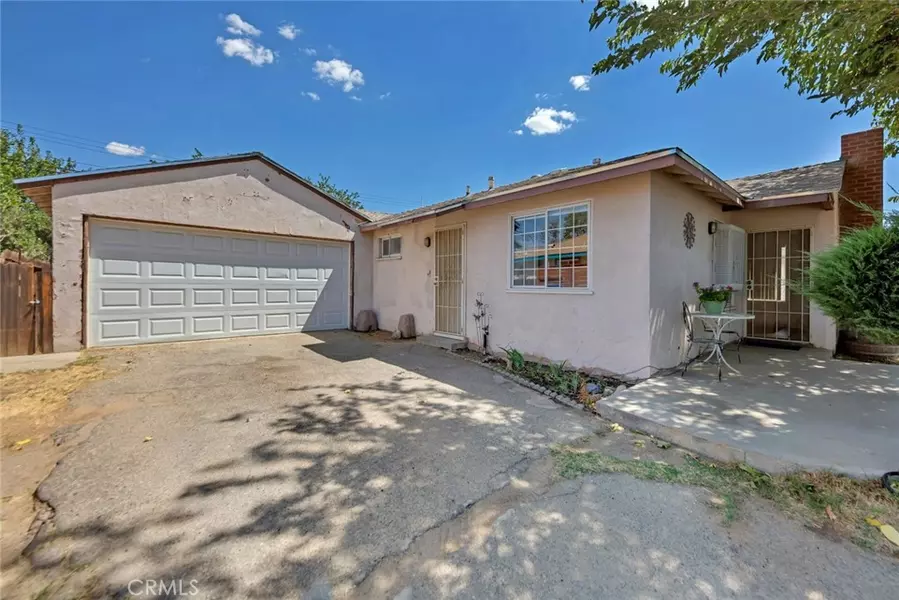 44238 3rd ST E, Lancaster, CA 93535