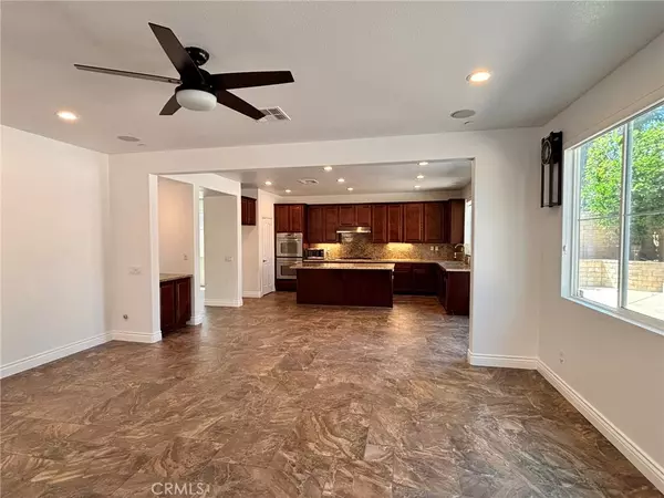 Valencia, CA 91354,28577 Las Canastas Dr