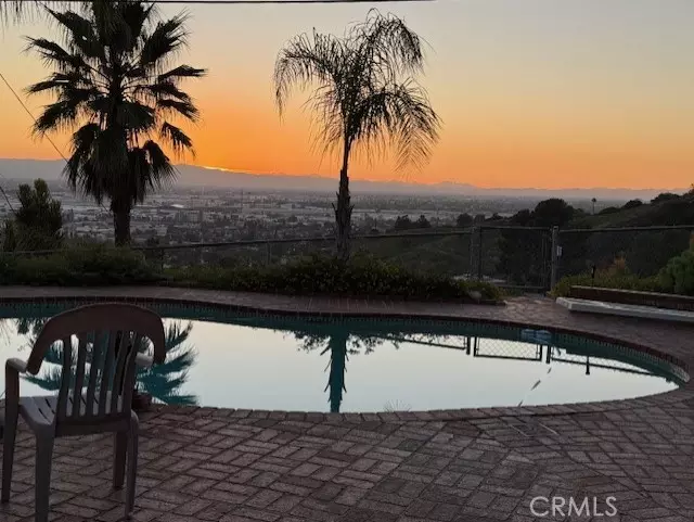 3003 Mesa Verde DR, Burbank, CA 91504