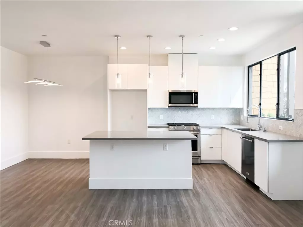 La Crescenta, CA 91214,4201 Pennsylvania AVE