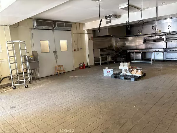 Burbank, CA 91504,1861 Victory Place