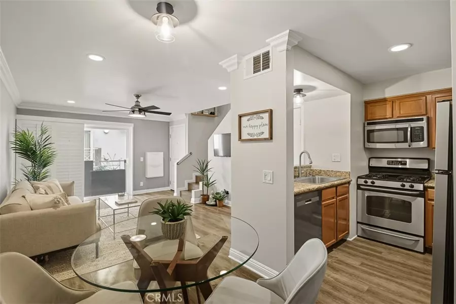 355 N Maple ST #209, Burbank, CA 91505