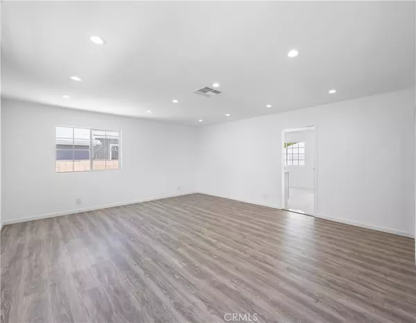 Reseda, CA 91335,6846 wystone