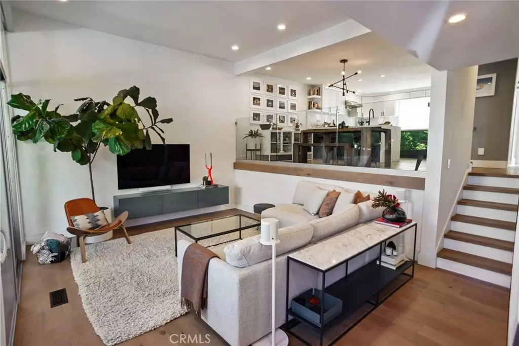 Burbank, CA 91505,4426 W Kling ST